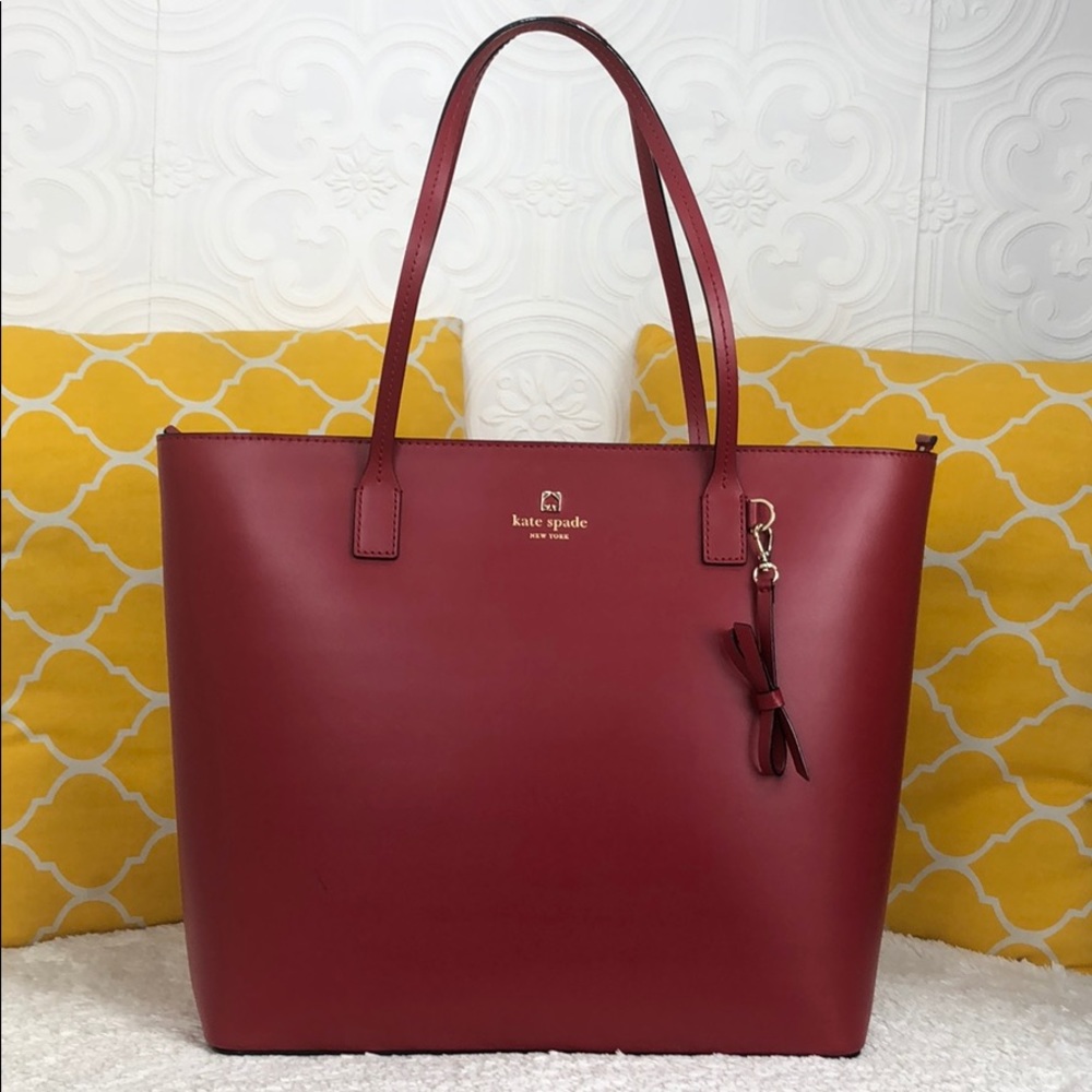🌸OFFERS?🌸Kate Spade Leather Red Large Zip Tote